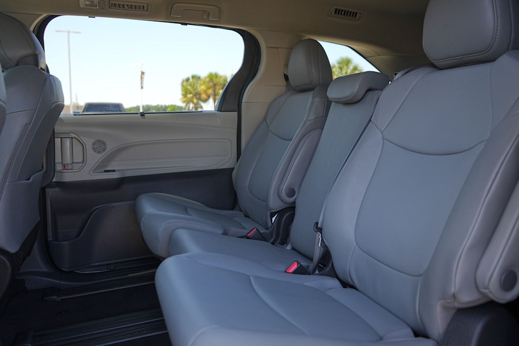 Thumbnail: 2023 Toyota Sienna - 22
