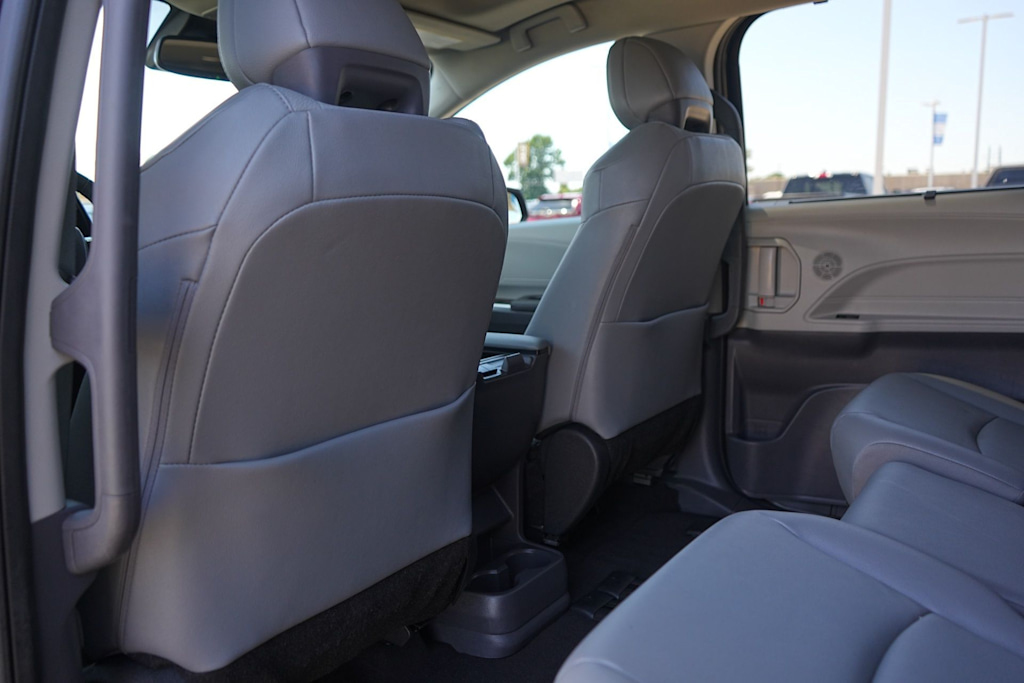 Thumbnail: 2023 Toyota Sienna - 13