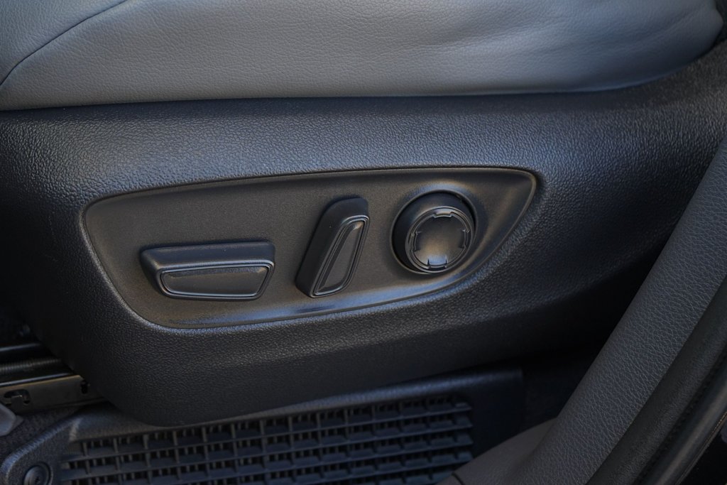 Thumbnail: 2023 Toyota Sienna - 21