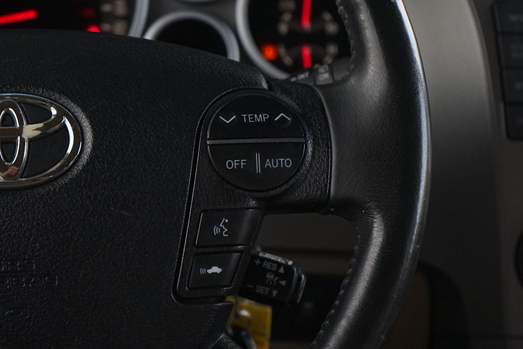 Thumbnail: 2013 Toyota Sequoia - 23