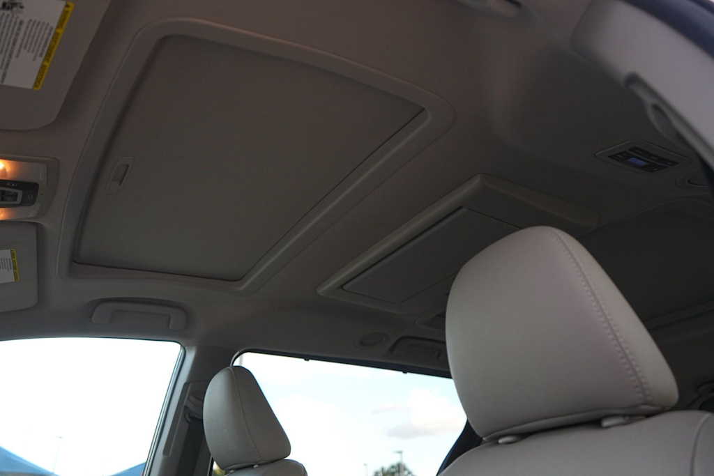 Thumbnail: 2017 Toyota Sienna - 27