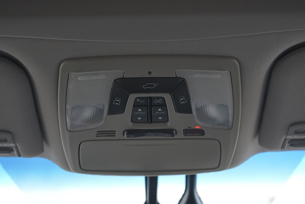 Thumbnail: 2017 Toyota Sienna - 25