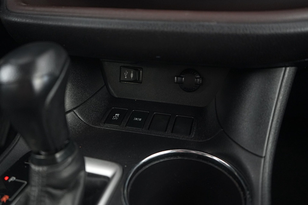 Thumbnail: 2015 Toyota Highlander - 25