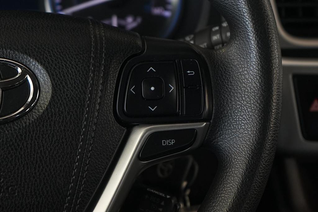 Thumbnail: 2015 Toyota Highlander - 24