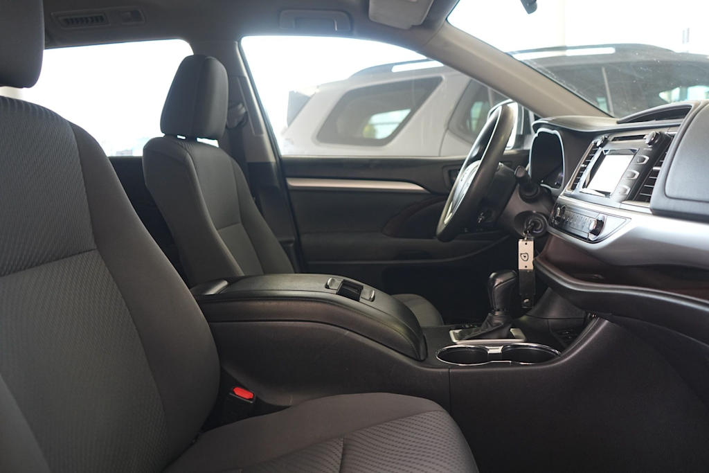Thumbnail: 2015 Toyota Highlander - 12