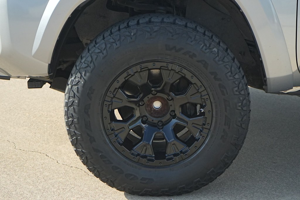 Thumbnail: 2017 Toyota Tacoma - 7