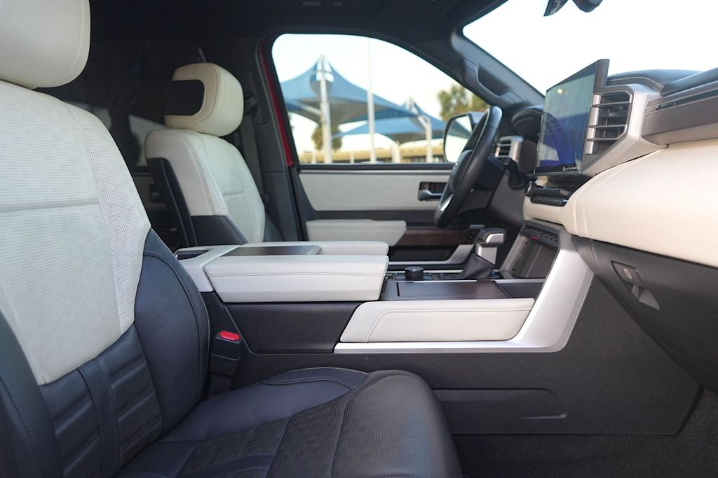 Thumbnail: 2022 Toyota Tundra - 12