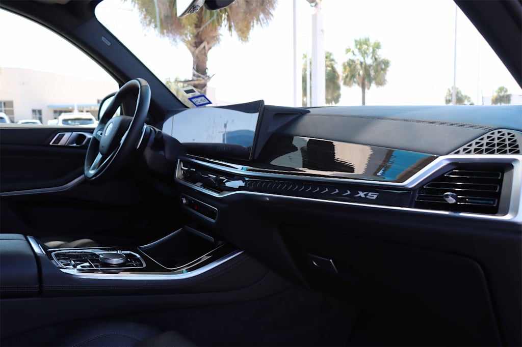 Thumbnail: 2024 BMW X5 - 14