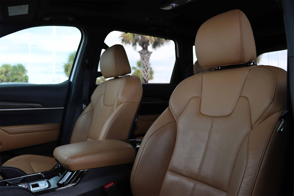 Thumbnail: 2020 Kia Telluride - 10