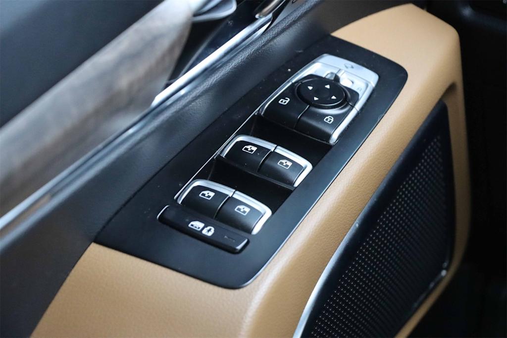 Thumbnail: 2020 Kia Telluride - 21