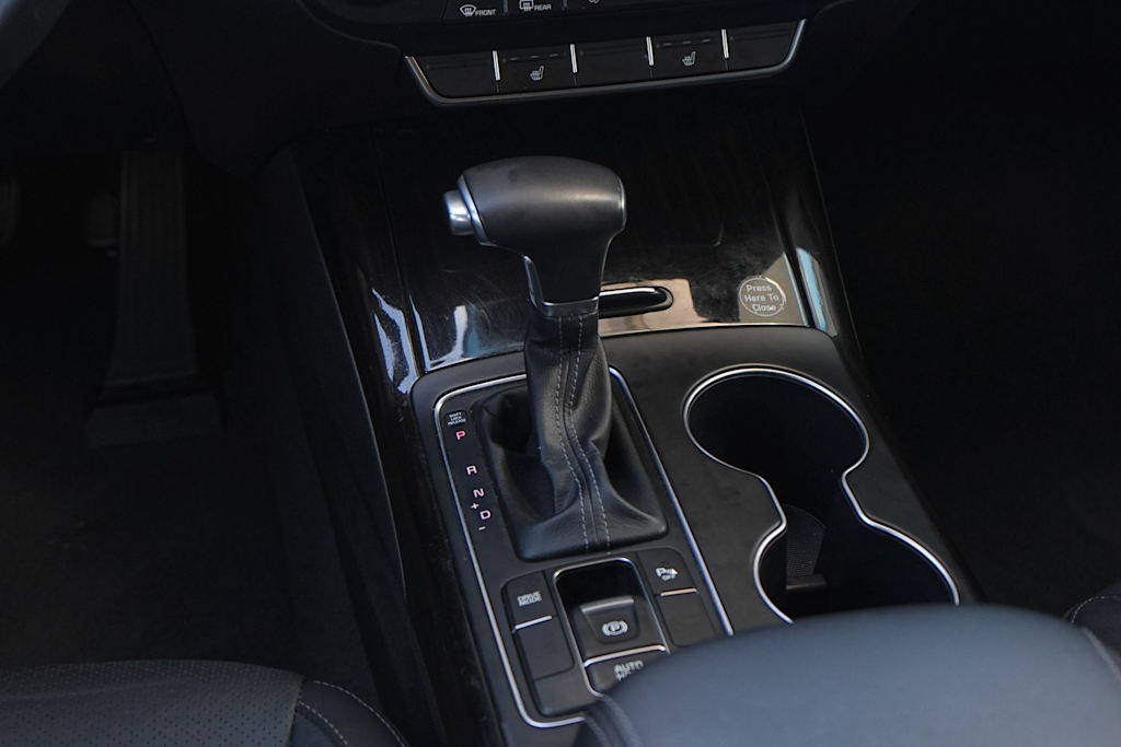 Thumbnail: 2019 Kia Sorento - 16