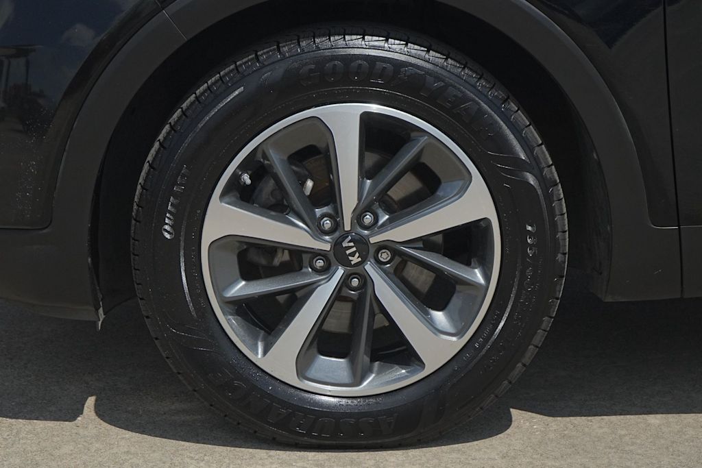 Thumbnail: 2019 Kia Sorento - 8