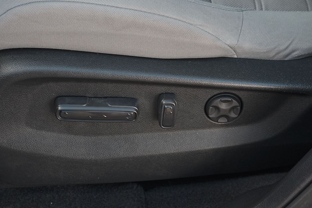 Thumbnail: 2018 Honda CR-V - 21