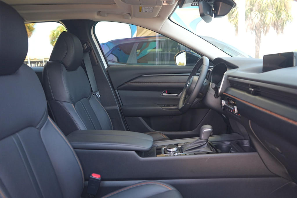 Thumbnail: 2026 Mazda CX-50 - 12