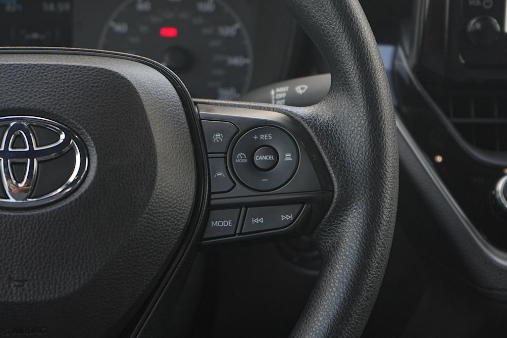 Thumbnail: 2024 Toyota Corolla Cross - 24