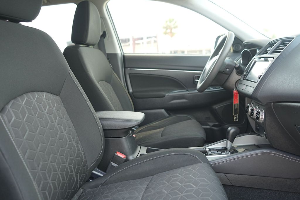 Thumbnail: 2022 Mitsubishi Outlander Sport - 11