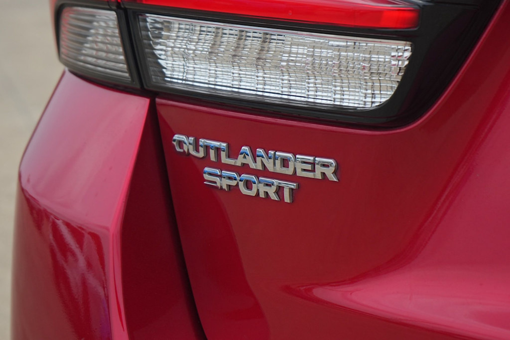 Thumbnail: 2021 Mitsubishi Outlander Sport - 7