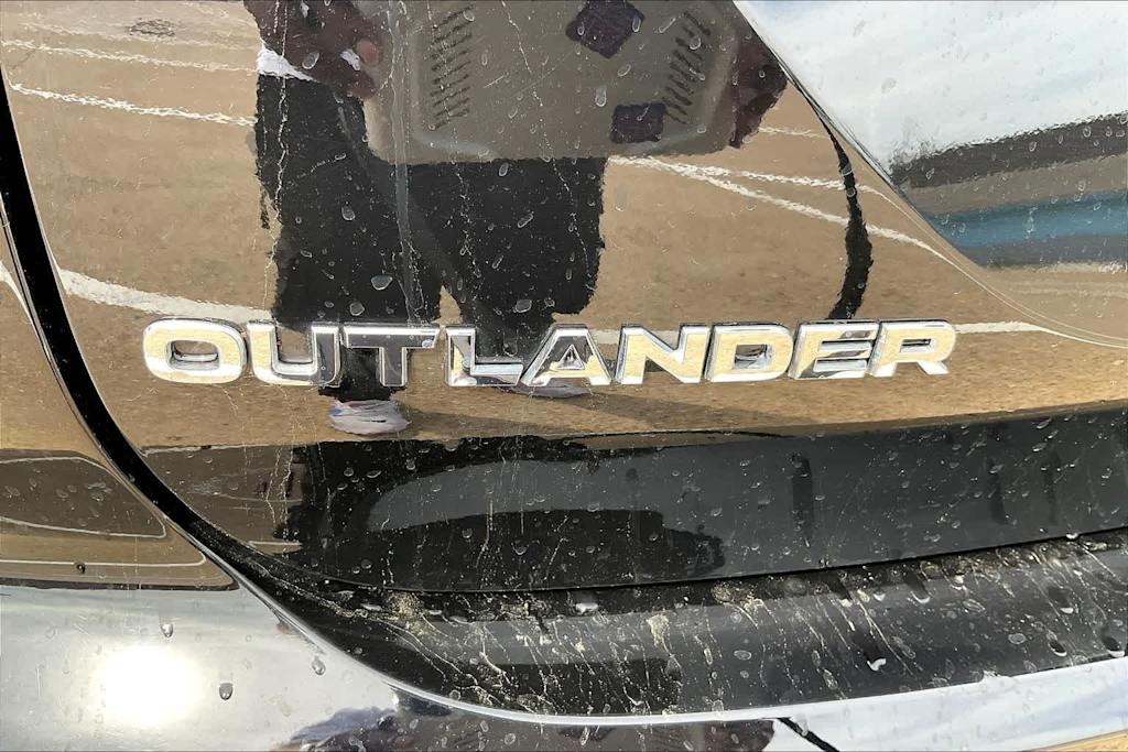 Thumbnail: 2025 Mitsubishi Outlander - 7