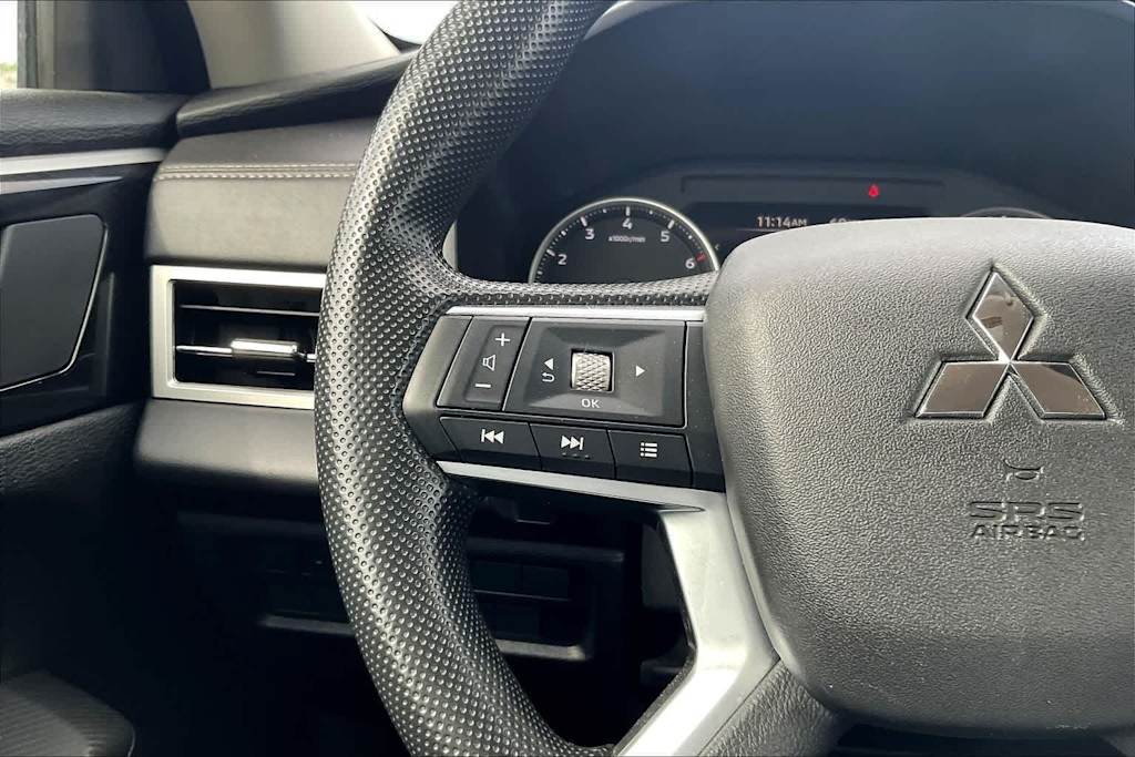 Thumbnail: 2025 Mitsubishi Outlander - 24