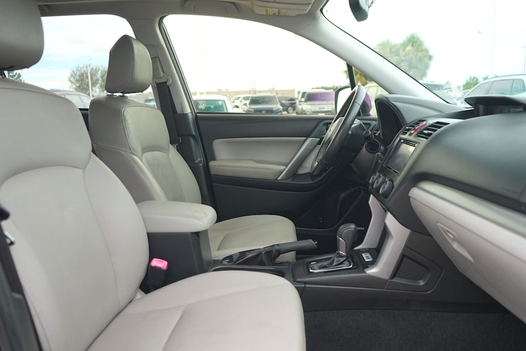 Thumbnail: 2015 Subaru Forester - 12