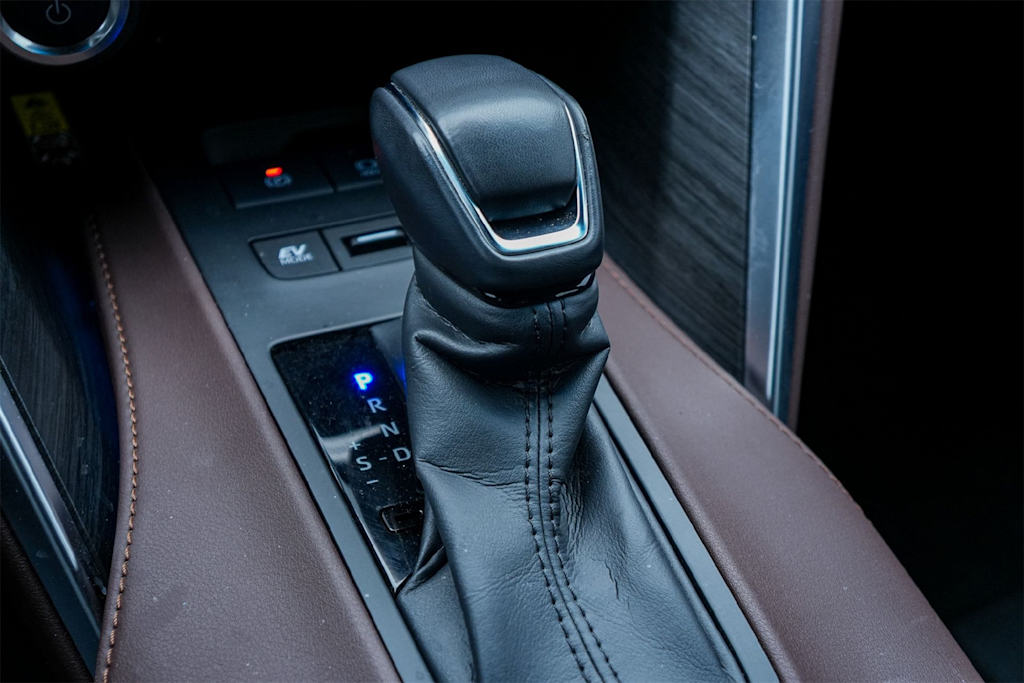 Thumbnail: 2024 Toyota Venza - 15