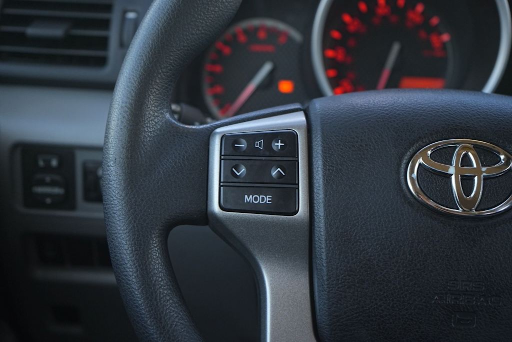 Thumbnail: 2013 Toyota 4Runner - 22