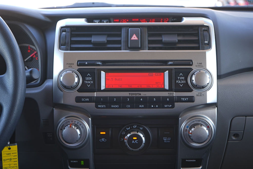 Thumbnail: 2013 Toyota 4Runner - 15