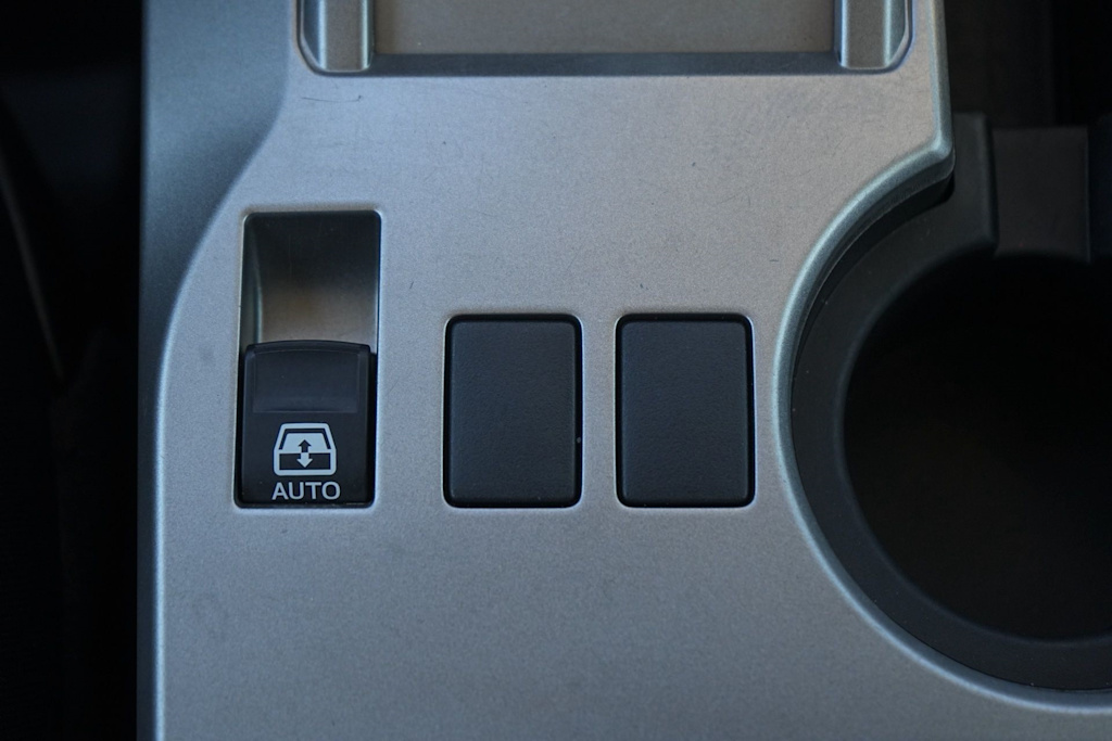 Thumbnail: 2013 Toyota 4Runner - 27