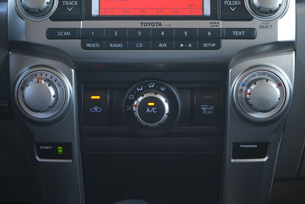 Thumbnail: 2013 Toyota 4Runner - 25