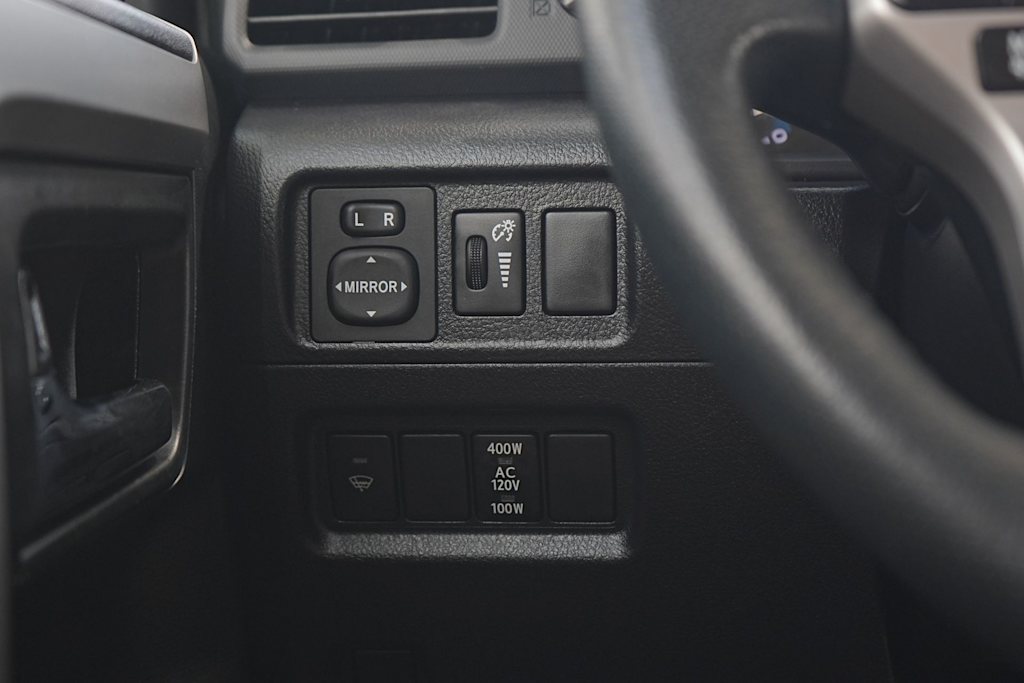 Thumbnail: 2015 Toyota 4Runner - 25