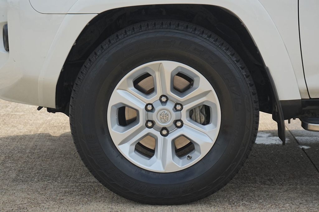 Thumbnail: 2015 Toyota 4Runner - 8