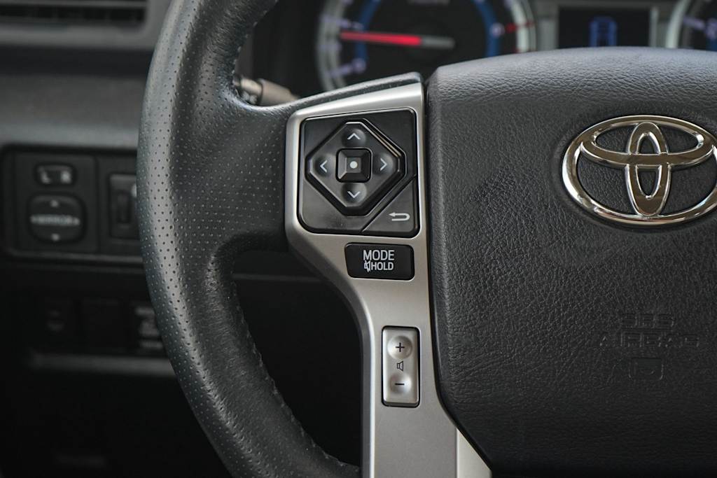 Thumbnail: 2015 Toyota 4Runner - 22