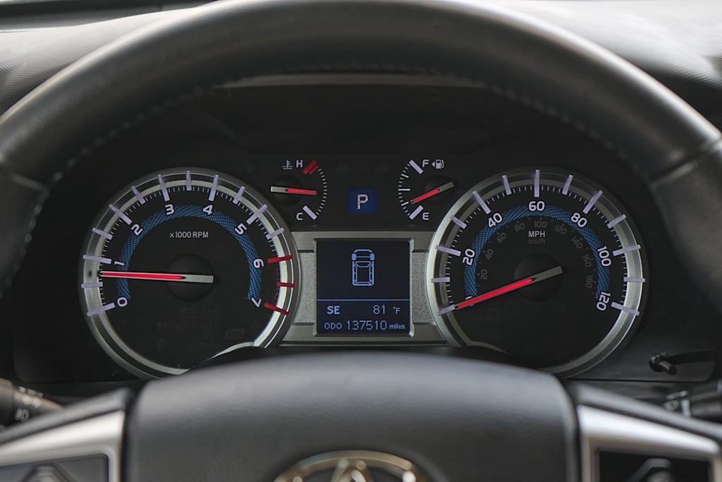 Thumbnail: 2015 Toyota 4Runner - 17