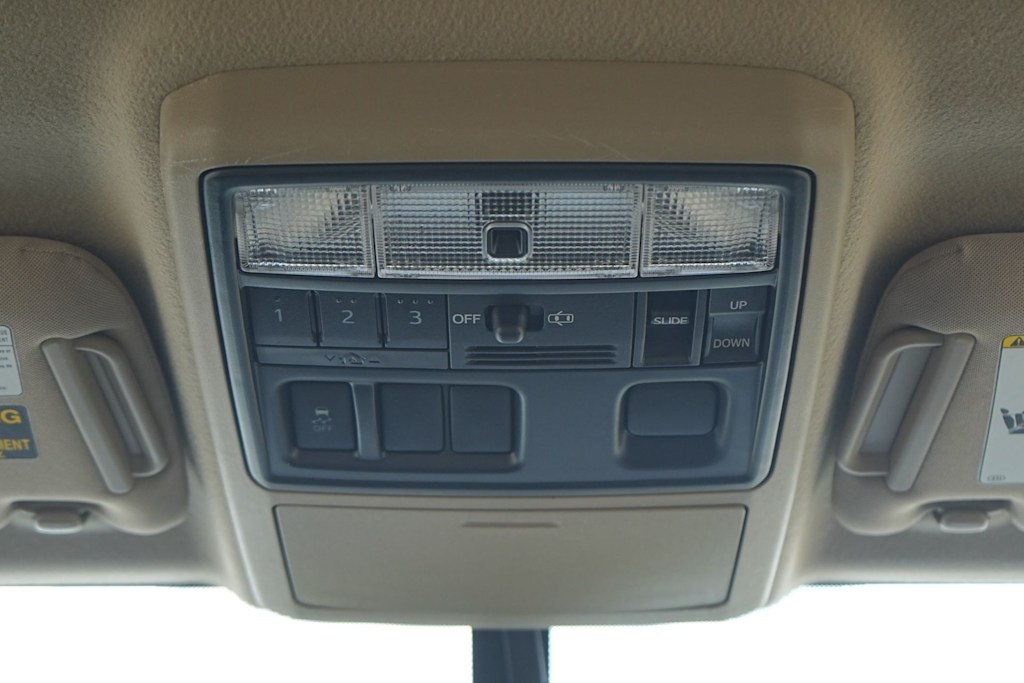 Thumbnail: 2015 Toyota 4Runner - 26