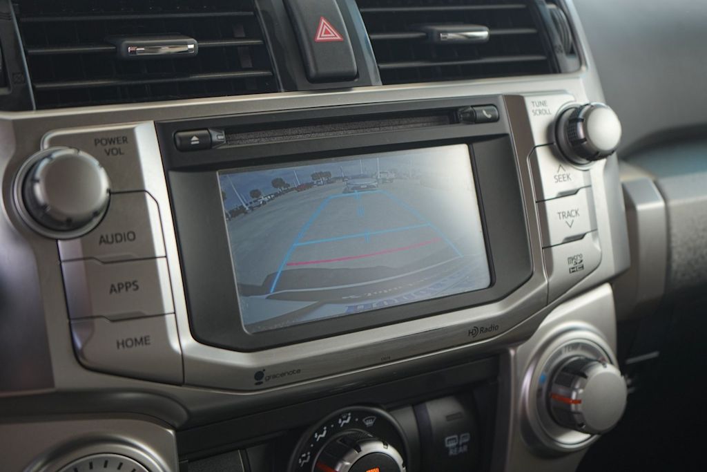 Thumbnail: 2015 Toyota 4Runner - 24