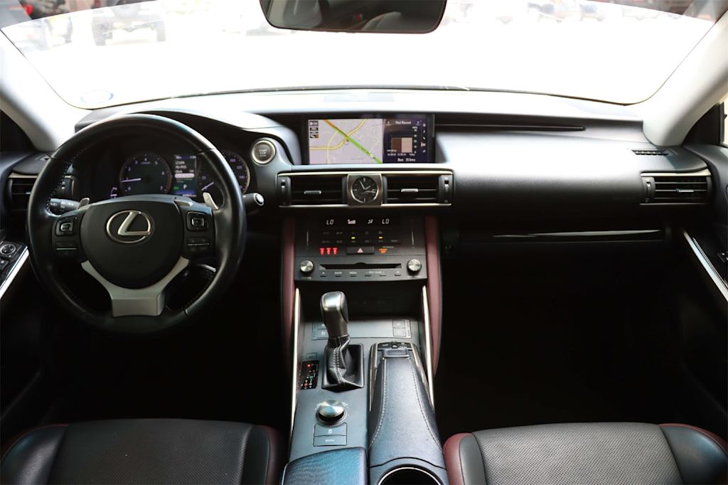 Thumbnail: 2020 Lexus IS - 10