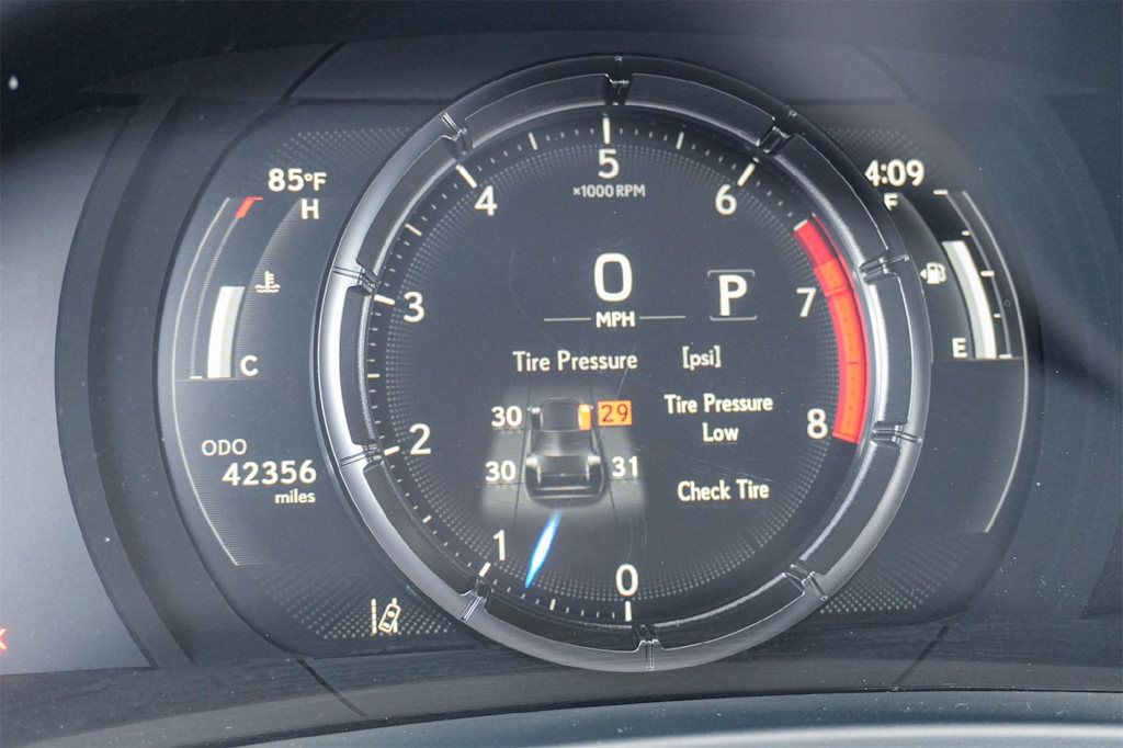 Thumbnail: 2021 Lexus IS - 17