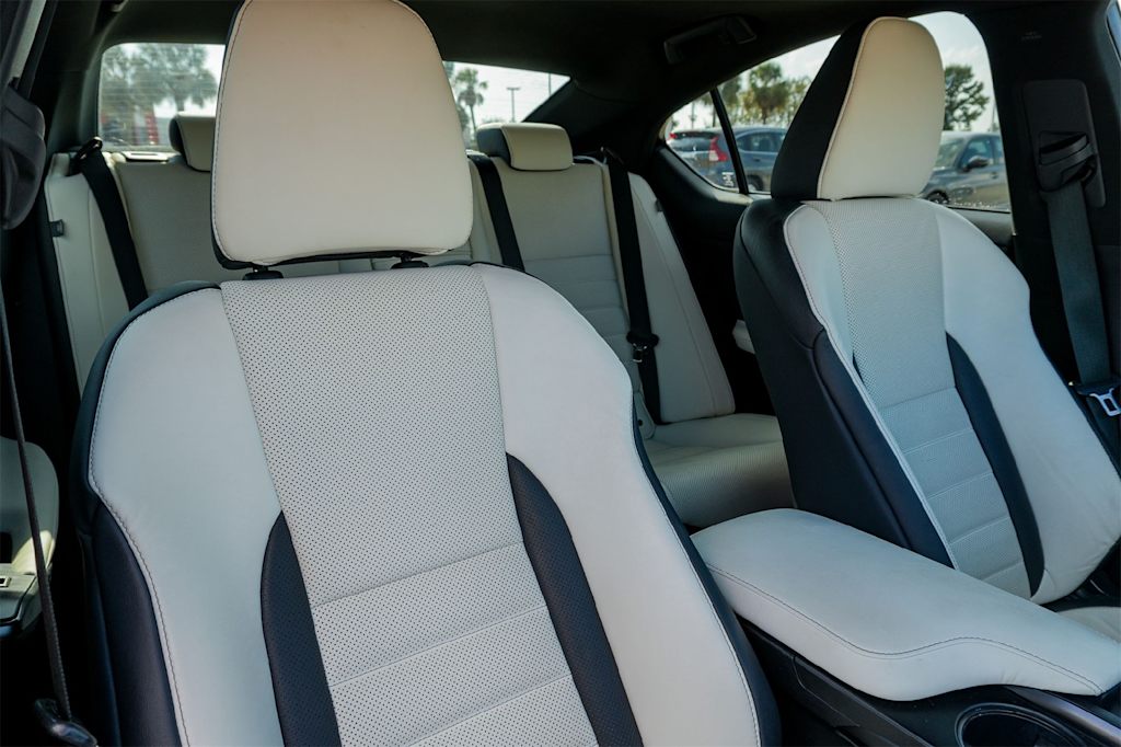 Thumbnail: 2021 Lexus IS - 12