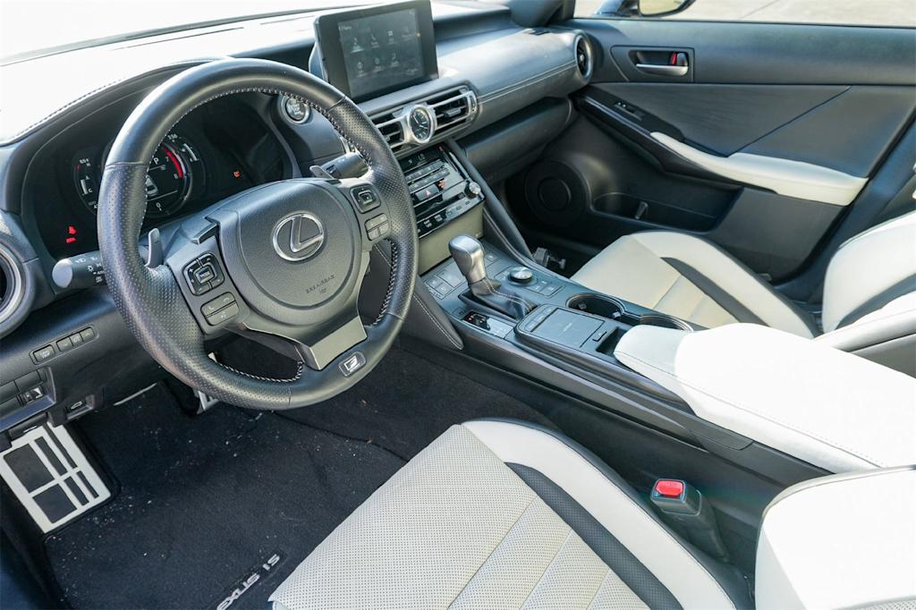 Thumbnail: 2021 Lexus IS - 2