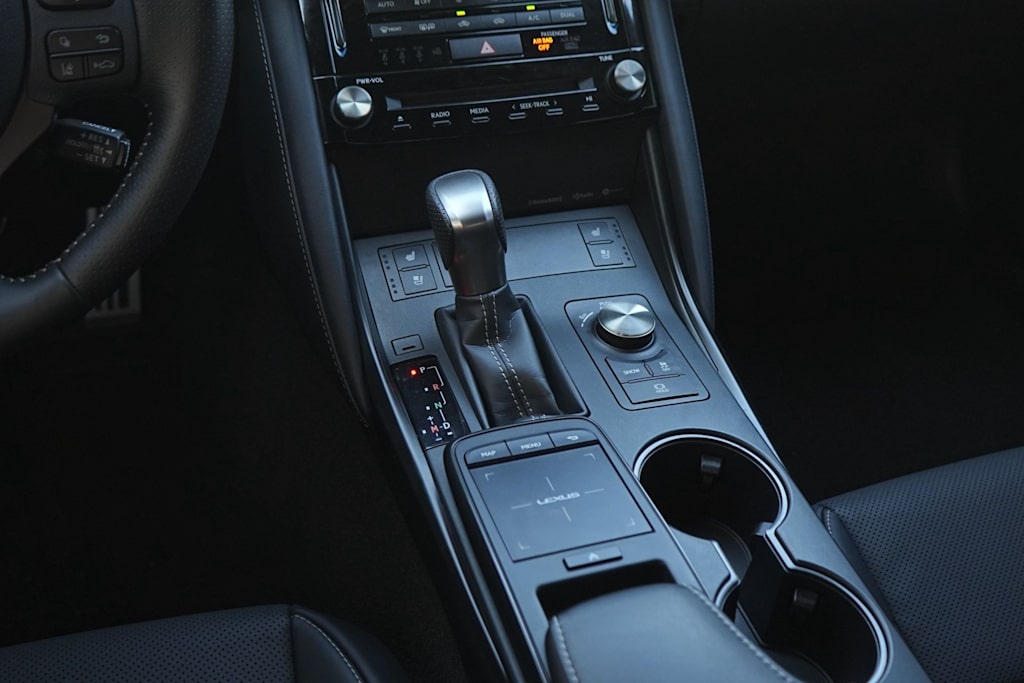 Thumbnail: 2024 Lexus ES - 16