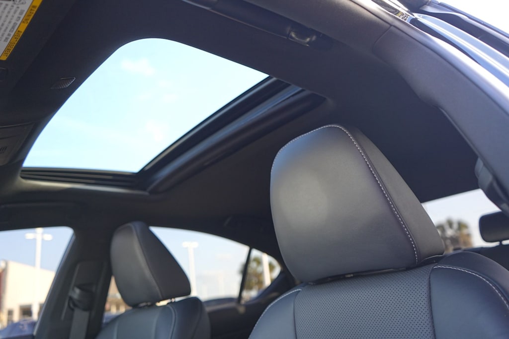 Thumbnail: 2024 Lexus ES - 27