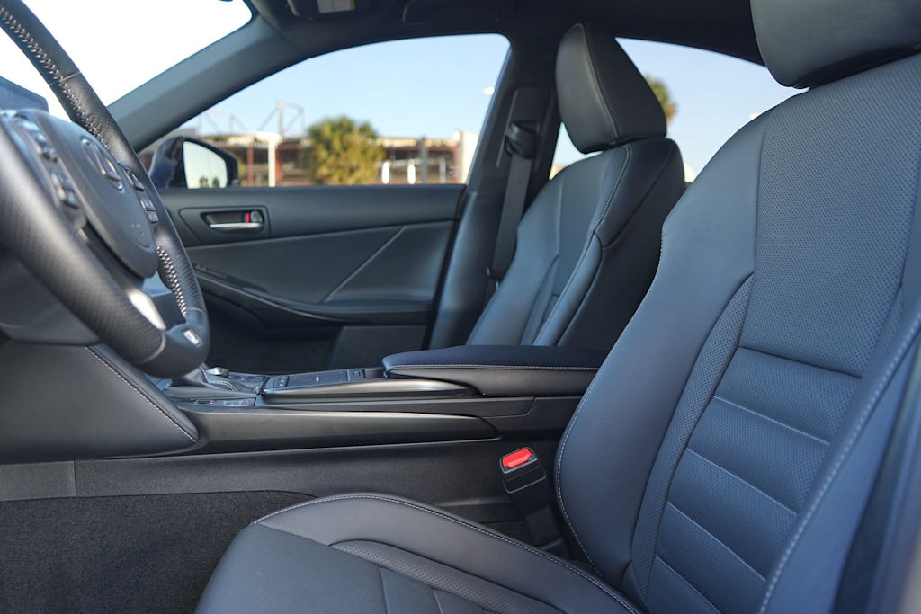 Thumbnail: 2024 Lexus ES - 11