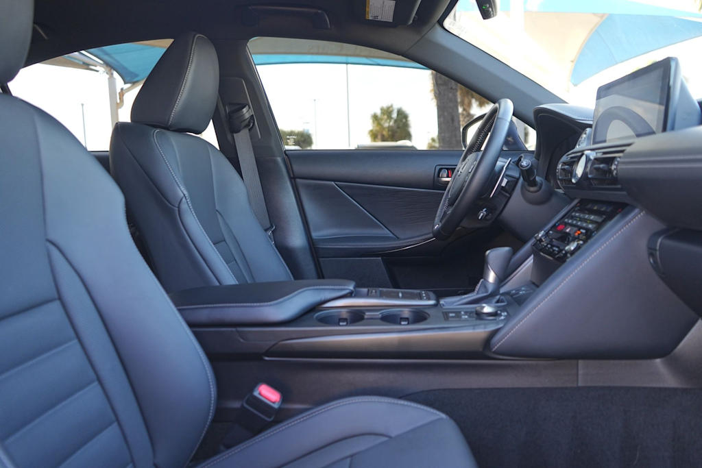 Thumbnail: 2024 Lexus ES - 12
