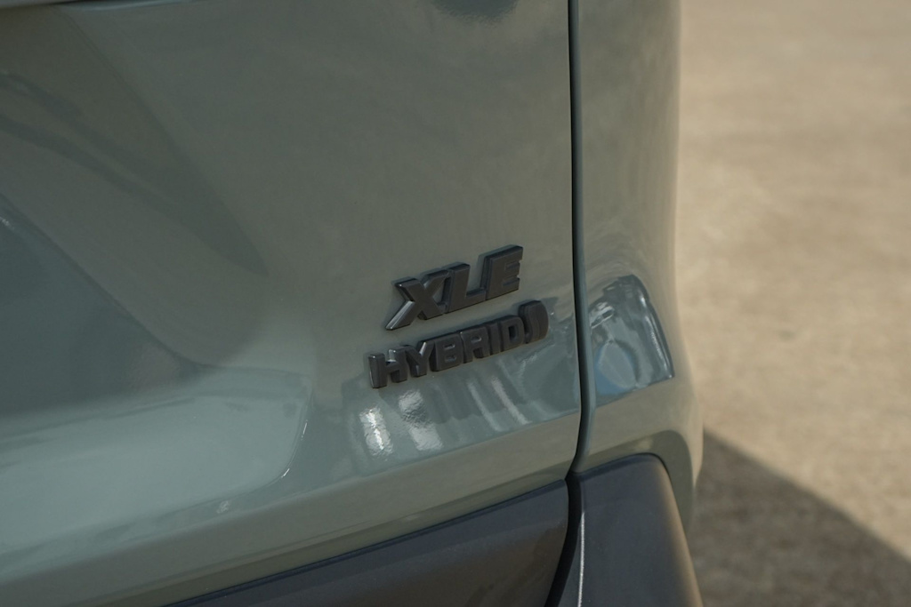 Thumbnail: 2022 Toyota RAV4 - 20
