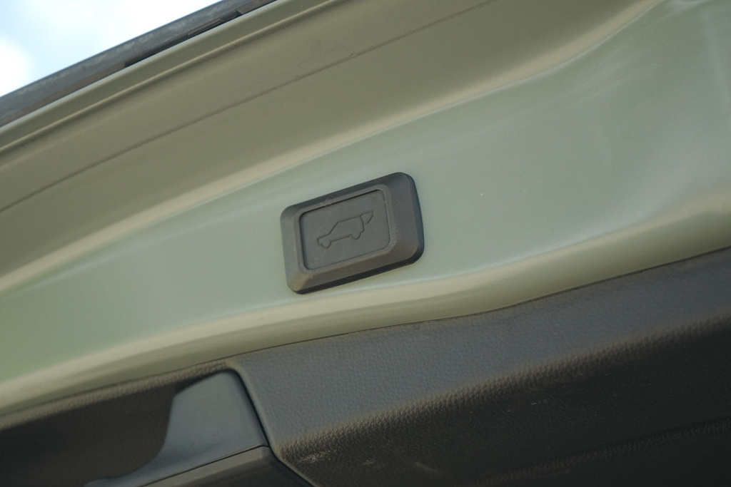 Thumbnail: 2022 Toyota RAV4 - 29