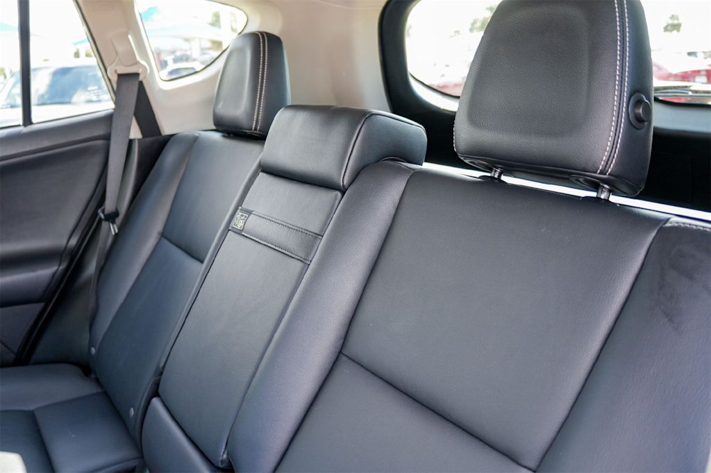 Thumbnail: 2016 Toyota RAV4 - 12