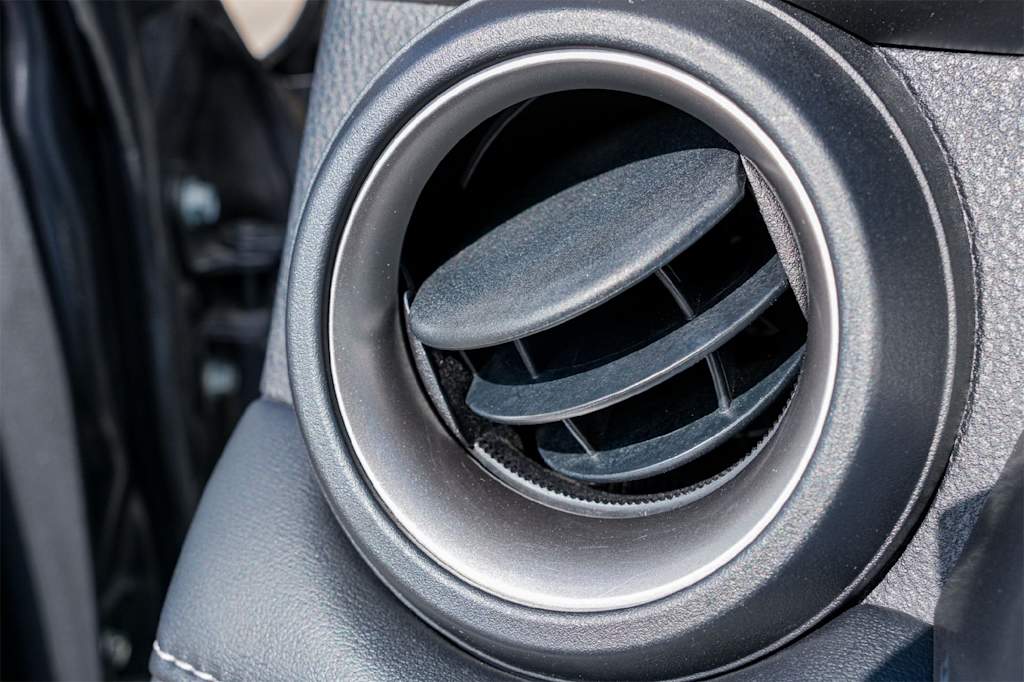 Thumbnail: 2016 Toyota RAV4 - 29