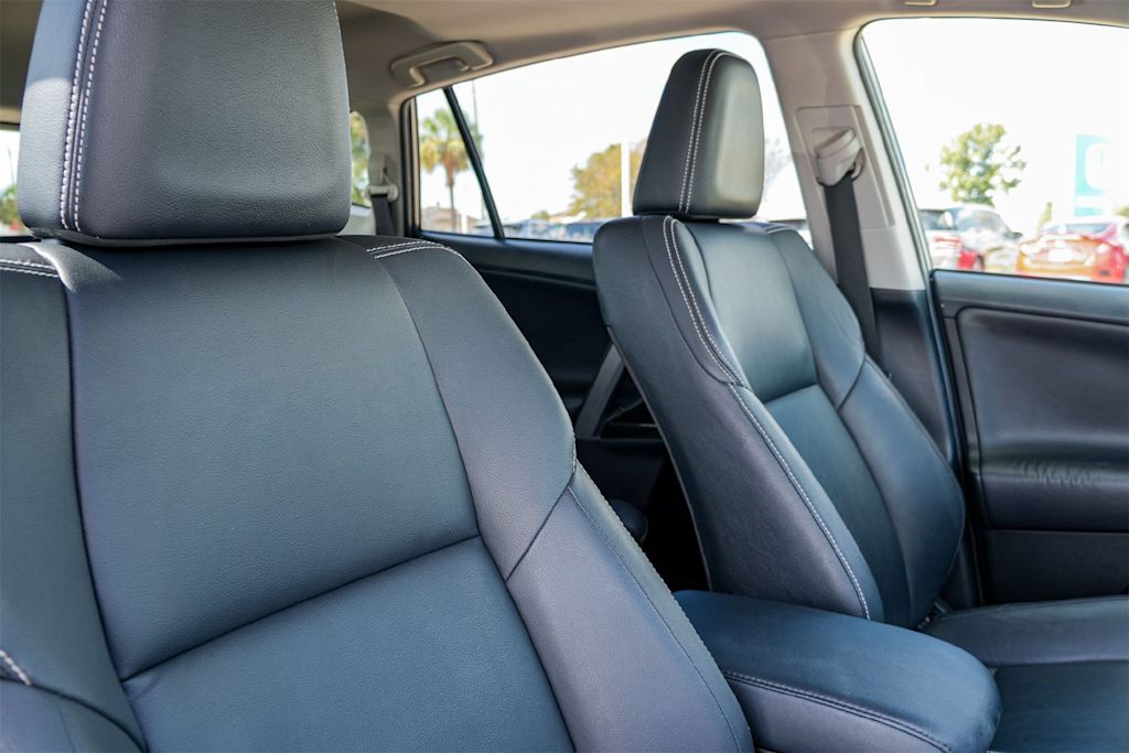 Thumbnail: 2016 Toyota RAV4 - 12