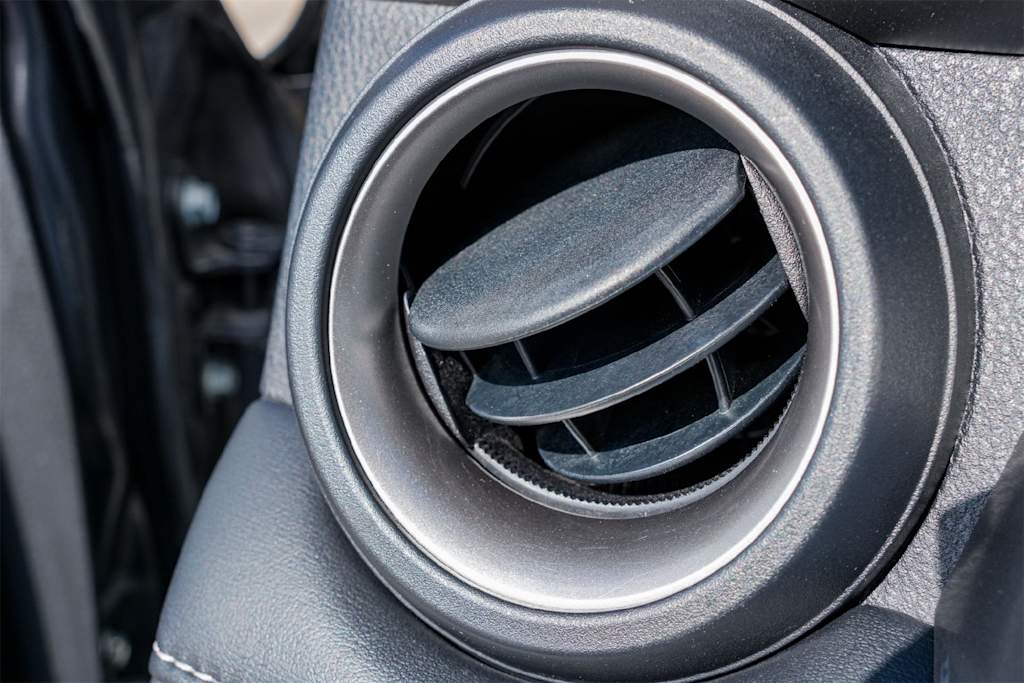 Thumbnail: 2016 Toyota RAV4 - 29