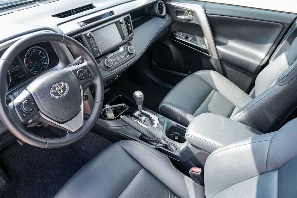 Thumbnail: 2016 Toyota RAV4 - 2